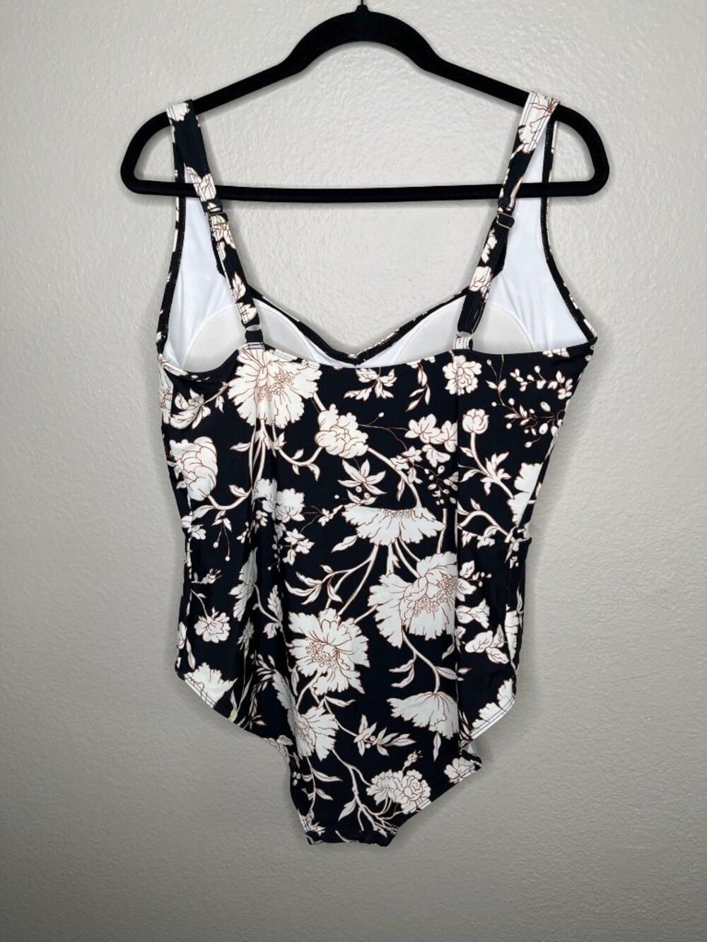 Summersalt Black White Floral One-Piece Swimsuit Size 18 - Picture 6 of 7
